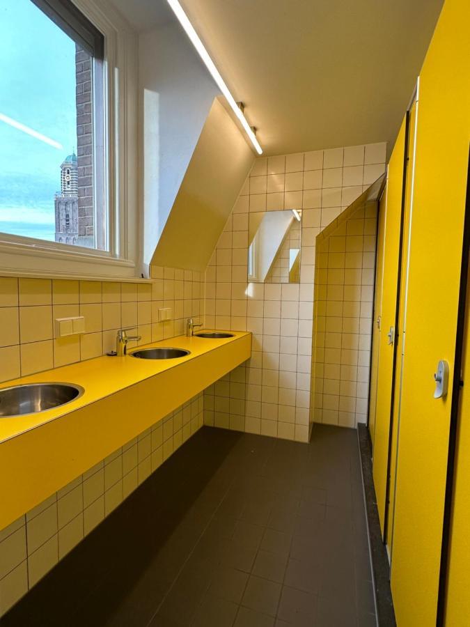 Hostel & Bar De Basis Zwolle  Eksteriør bilde